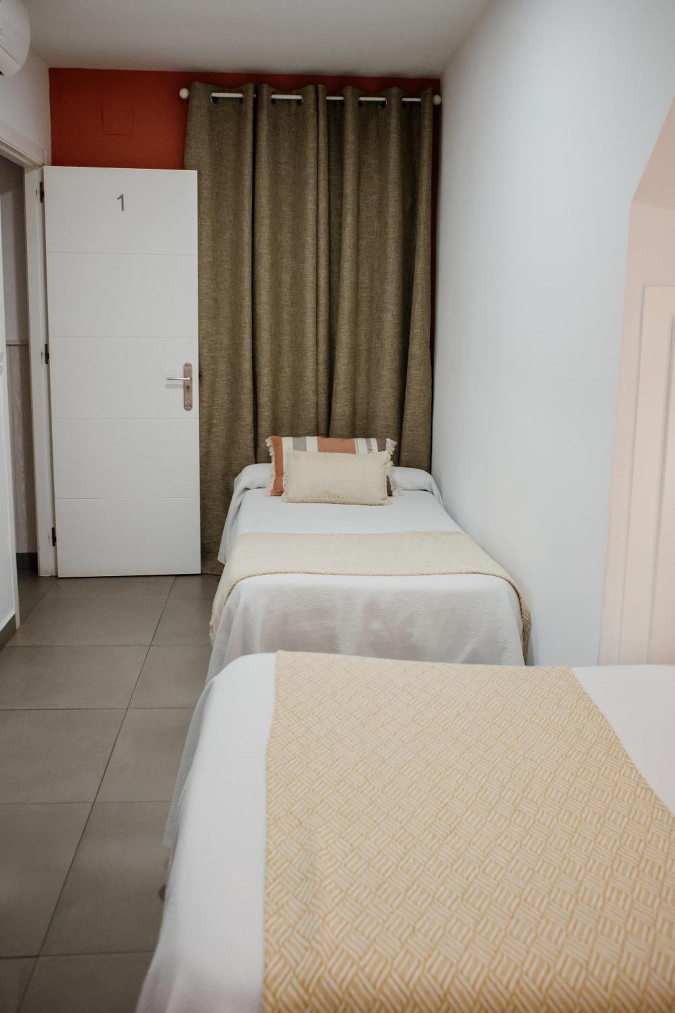 Apartamentos Turisticos Mastil 16 Malaga Ngoại thất bức ảnh