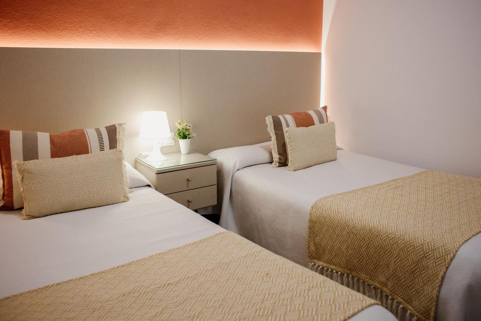 Apartamentos Turisticos Mastil 16 Malaga Ngoại thất bức ảnh